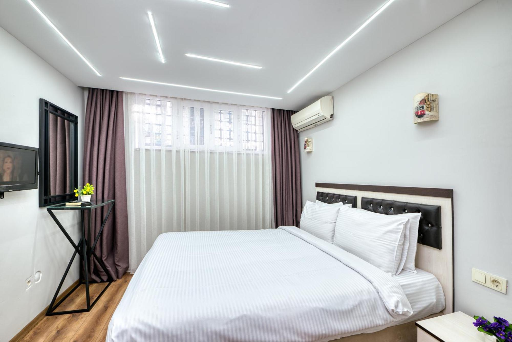 Aparthotel Bright